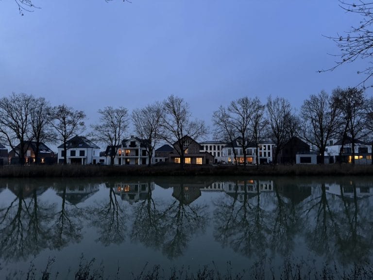 Baugrundstücke am Dortmund-Ems-Kanal in Senden im Abendlicht