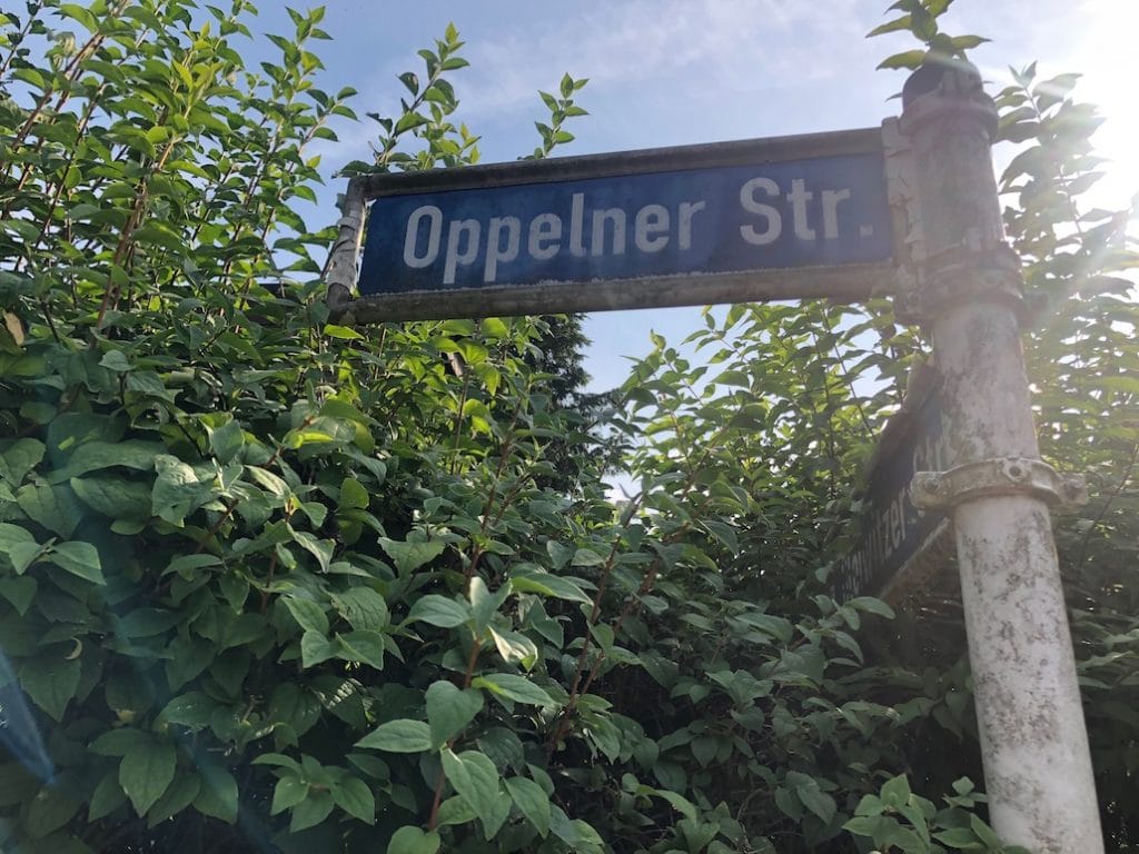 Straßenschild Oppelner Straße in Marl, Lage der vermieteten Eigentumswohnung
