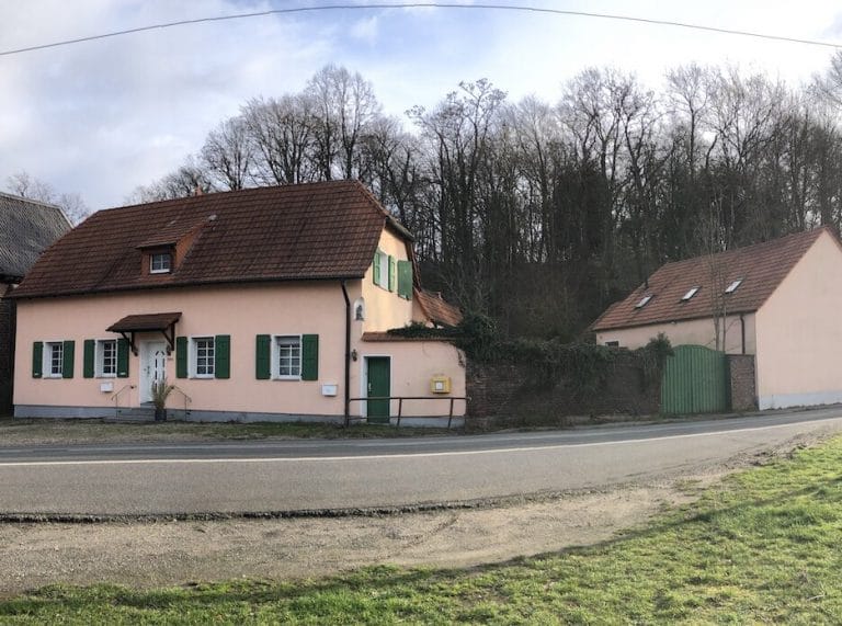 Romantisches Landhaus neben der Kirche Eyll in Kamp-Lintfort